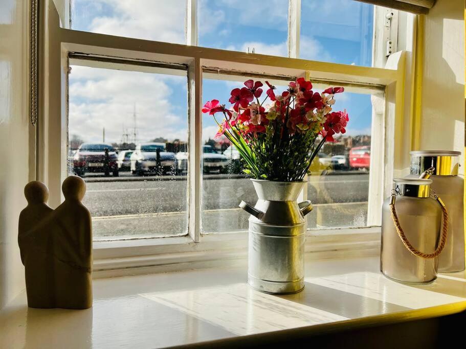 Swordfish Cottage **Next To The Harbour** Whitby Kültér fotó